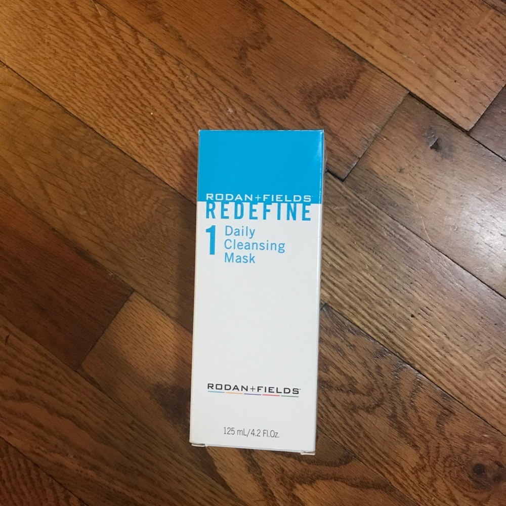 Rodan + Fields Redefine Daily Cleansing Mask